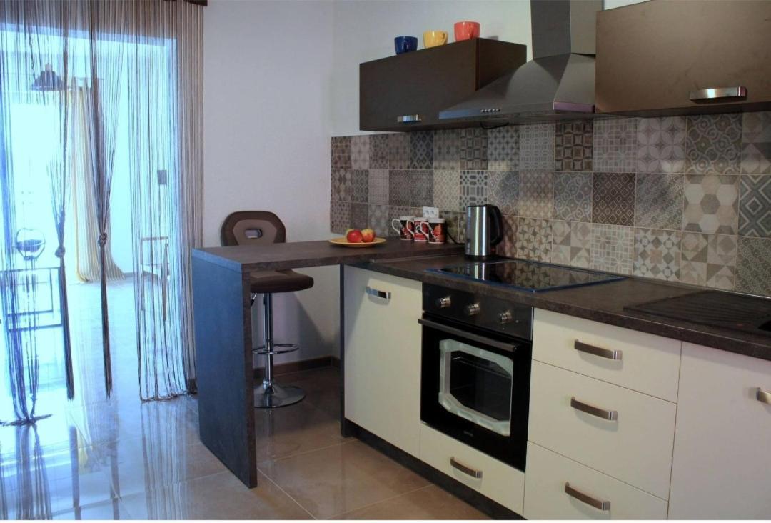 Apartmán Odessa Mama Bijela Exteriér fotografie