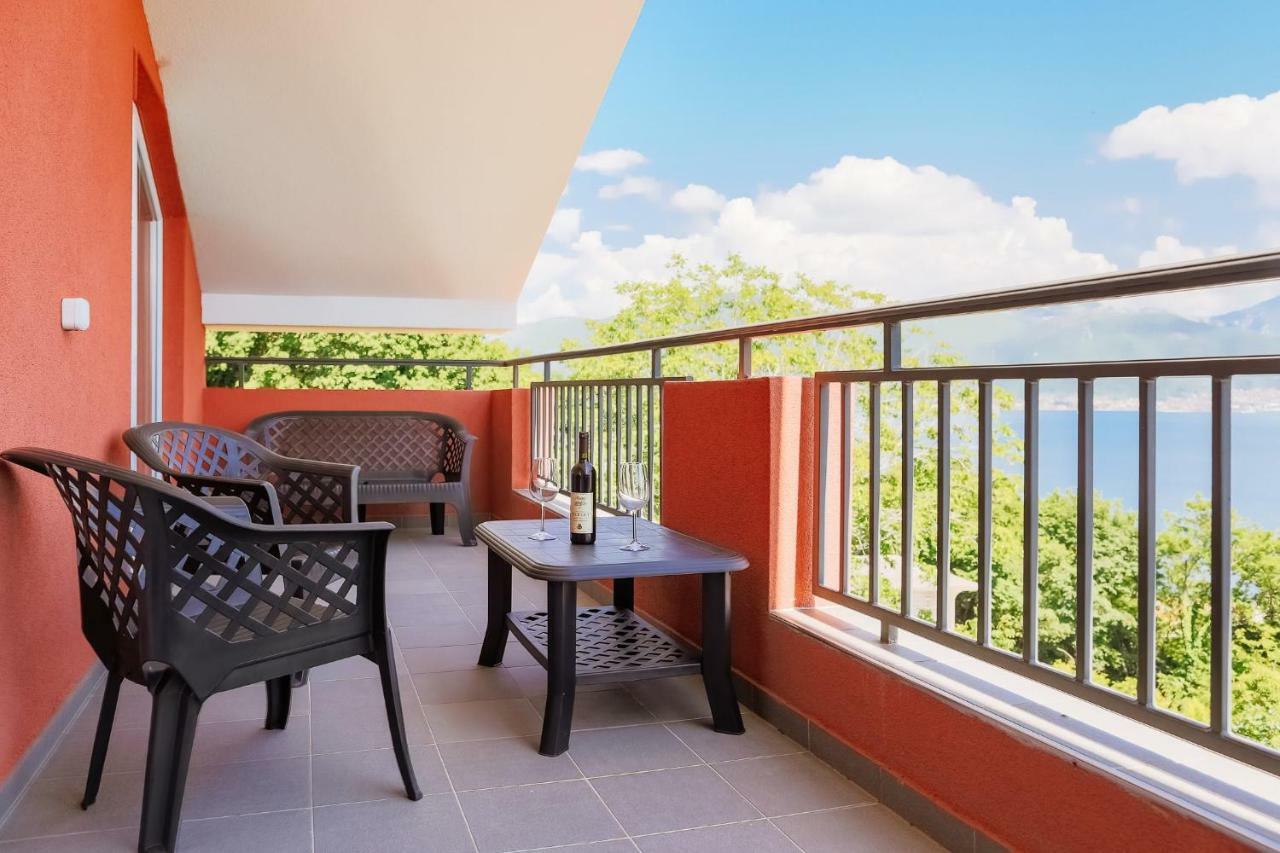 Apartmán Odessa Mama Bijela Exteriér fotografie